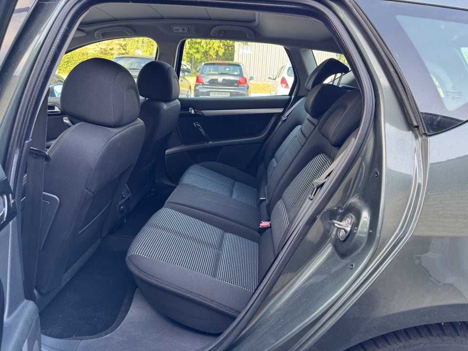 Peugeot 407 1,6 HDi 109 Premium SW 5d