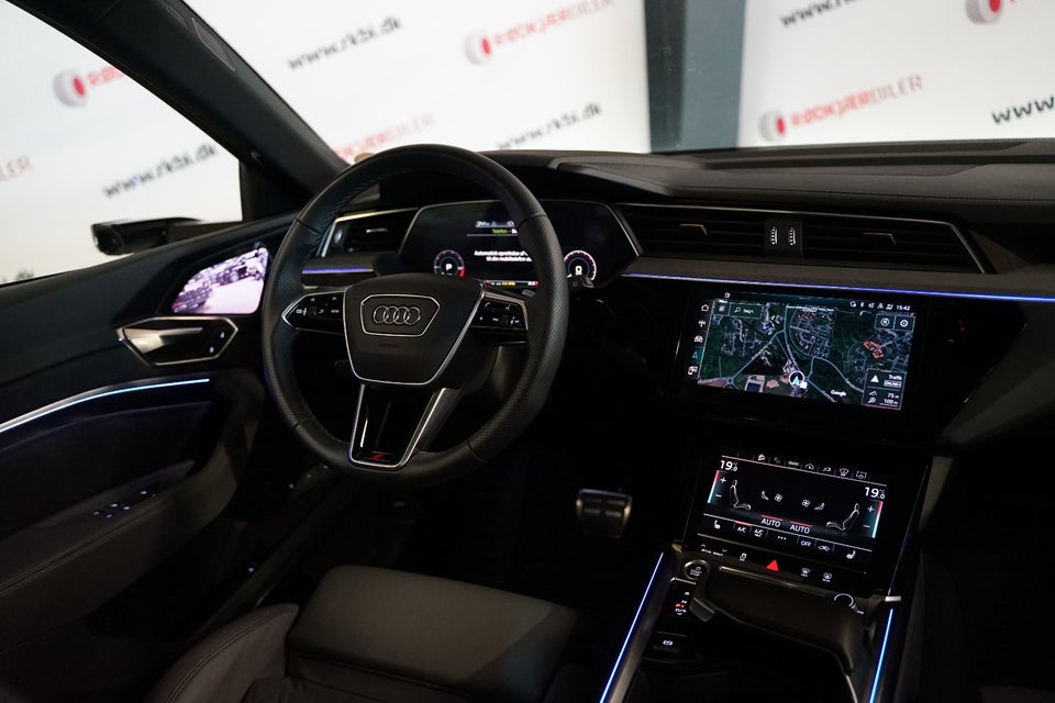 Audi Q8 e-tron 55 S-line quattro 5d