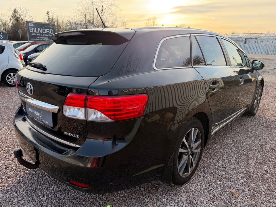 Toyota Avensis 1,8 VVT-i T2 Premium stc. 5d