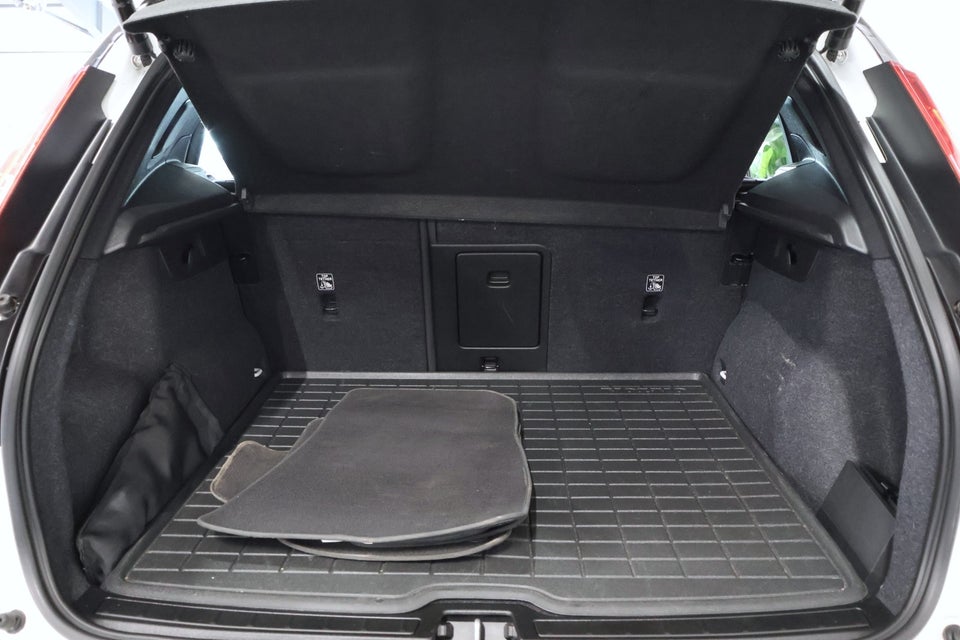 Volvo XC40 P6 ReCharge Plus 5d