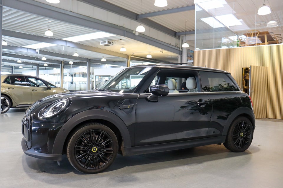 MINI Cooper SE Maximise 3d