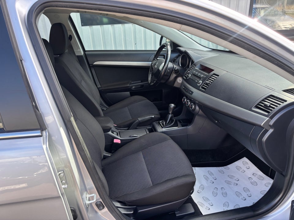 Mitsubishi Lancer 1,5 Invite SportBack 5d