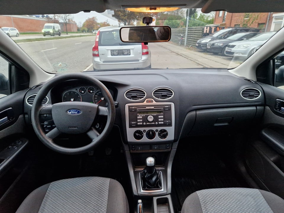 Ford Focus 1,6 Trend 100 5d