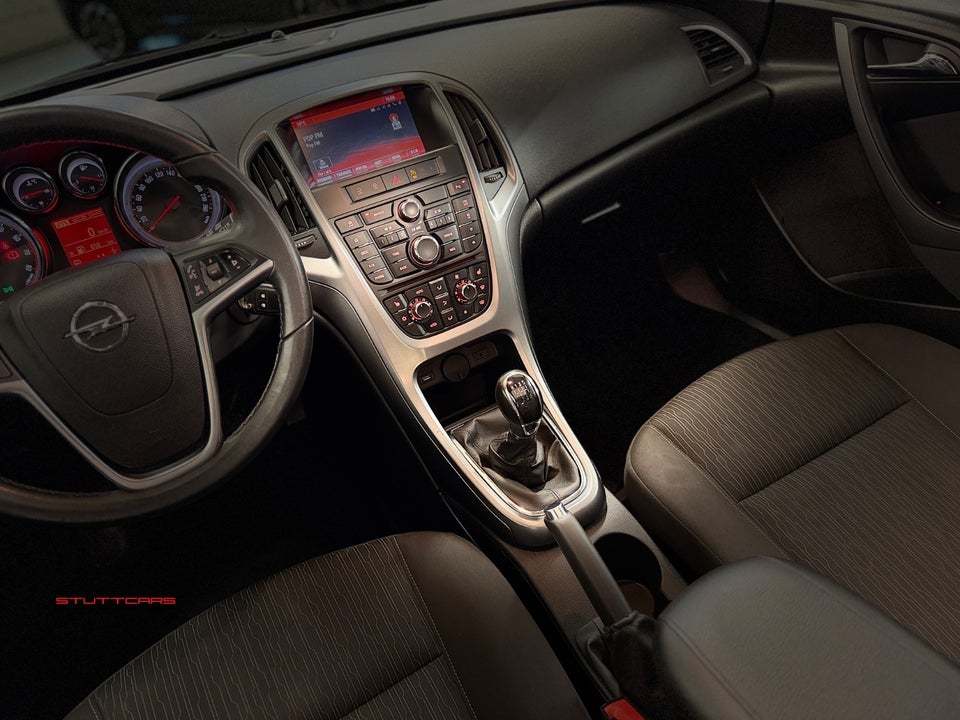 Opel Astra 1,4 T 140 Enjoy 5d