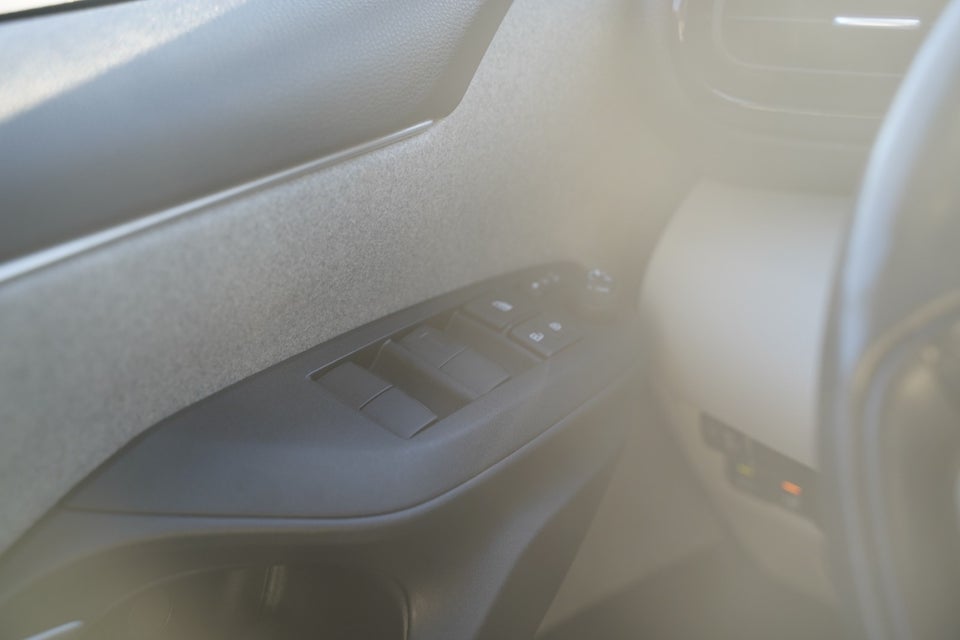 Toyota Yaris 1,5 Hybrid H4 e-CVT 5d