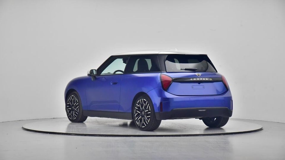 MINI Cooper SE Favoured Trim XL 3d