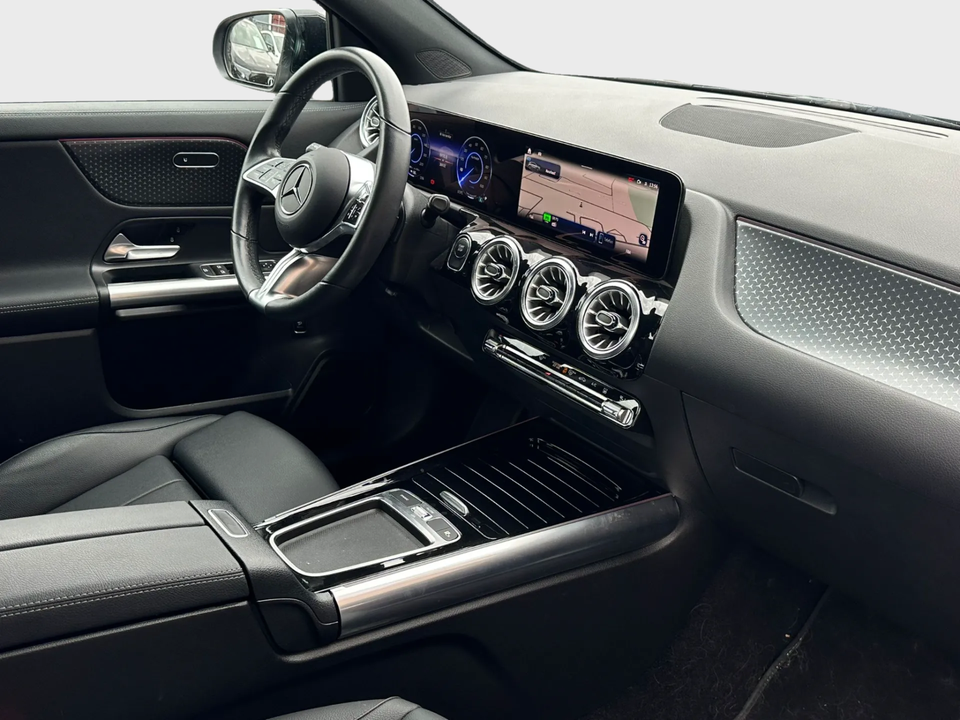 Mercedes EQA250+ Progressive 5d