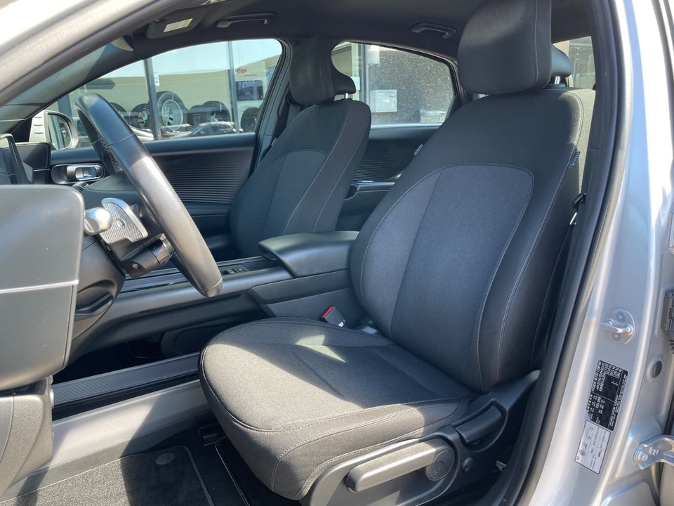 Hyundai Ioniq 6 77 Essential 4d