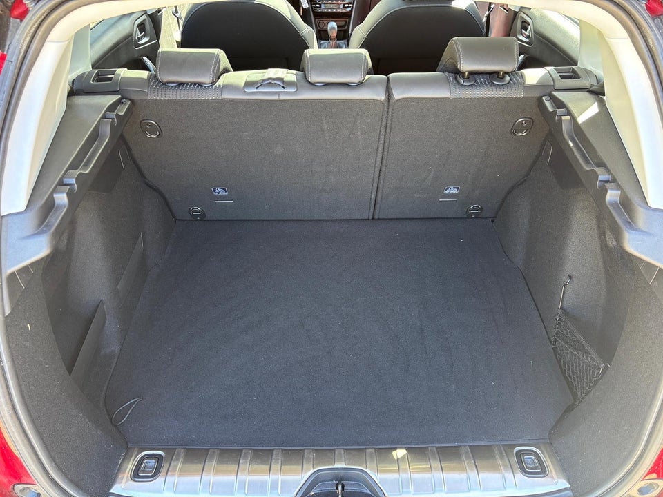 Peugeot 2008 1,2 e-THP 110 Allure Sky 5d
