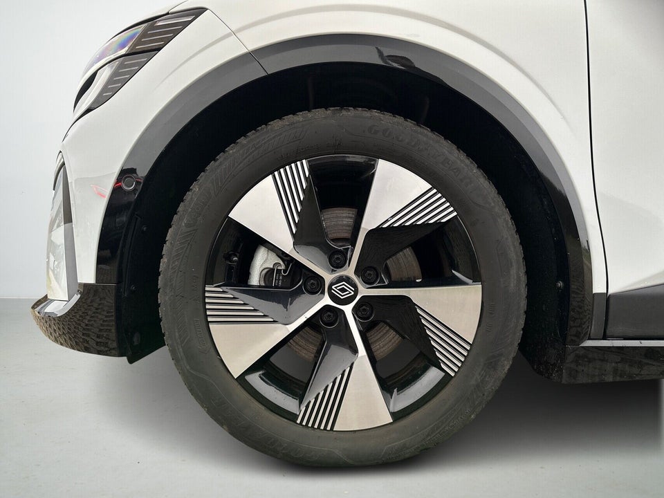 Renault Megane E-Tech 40 Equilibre 5d
