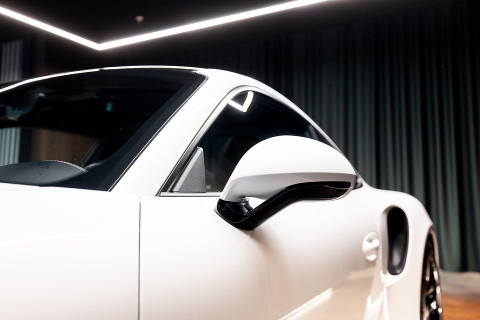 Porsche 911 Turbo S 3,8 Coupé PDK 2d