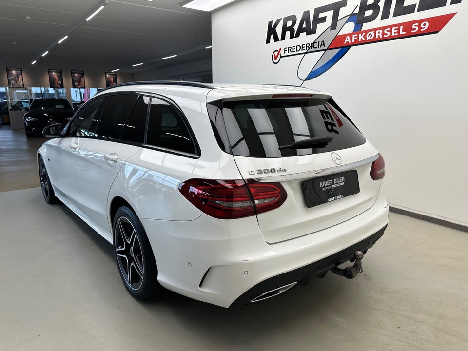 Mercedes C300 de 2,0 AMG Line stc. aut. 5d