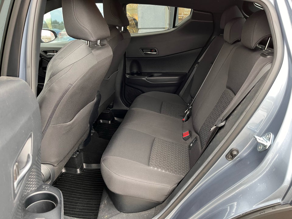 Toyota C-HR 1,8 Hybrid C-LUB Premium CVT 5d