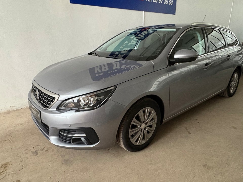 Peugeot 308 1,5 BlueHDi 130 Allure Pack 5d