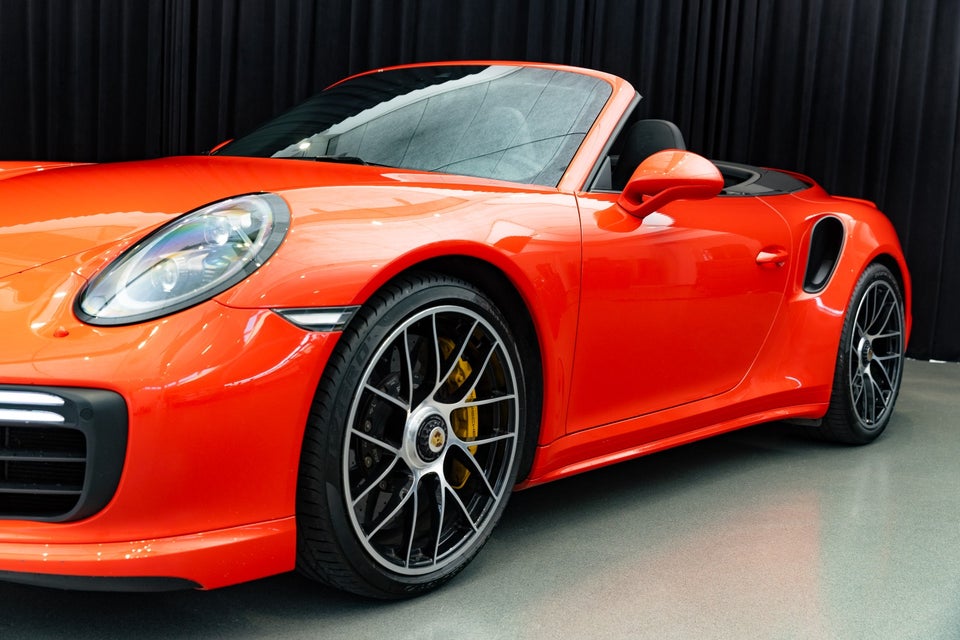 Porsche 911 Turbo S 3,8 Cabriolet PDK 2d
