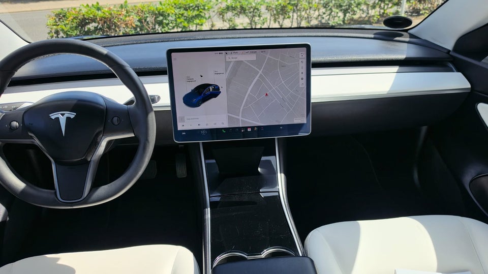 Tesla Model 3 Long Range AWD 4d