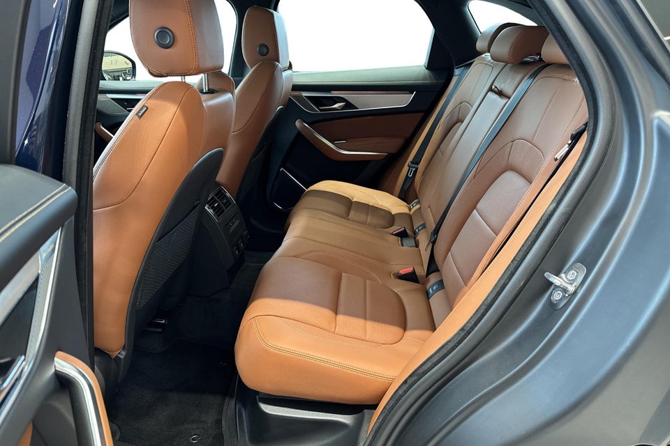 Jaguar F-Pace 2,0 P400e R-Dynamic SE aut. 5d