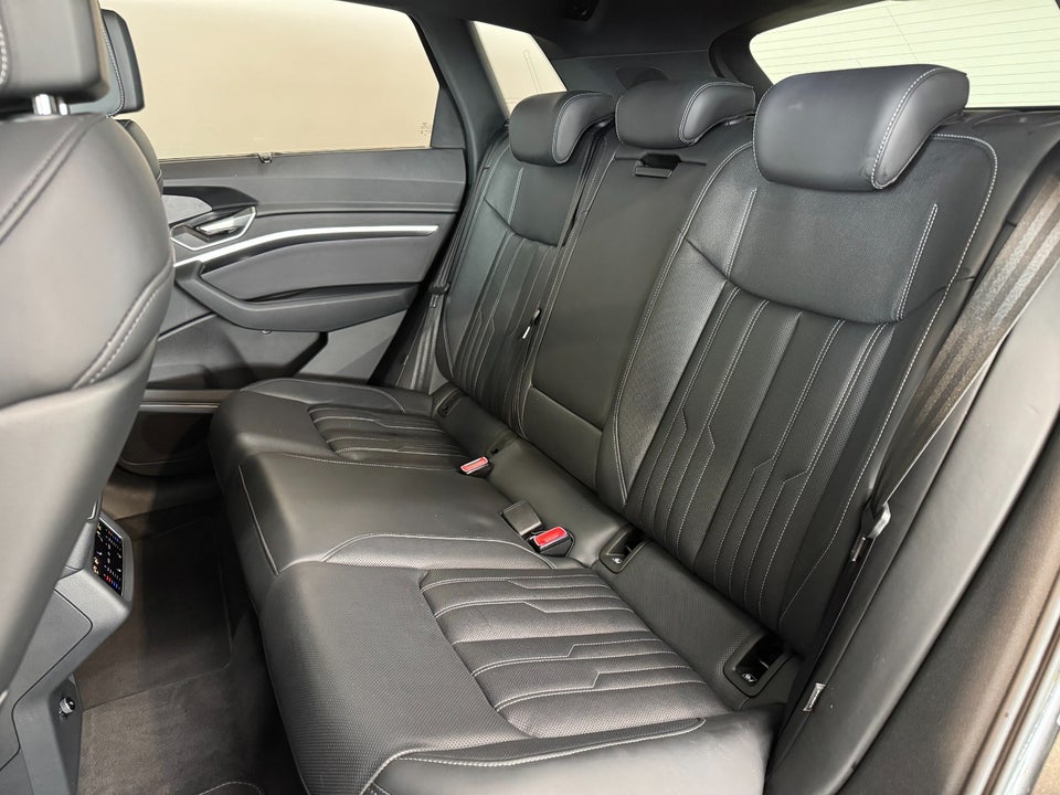 Audi Q8 e-tron 55 S-line quattro 5d