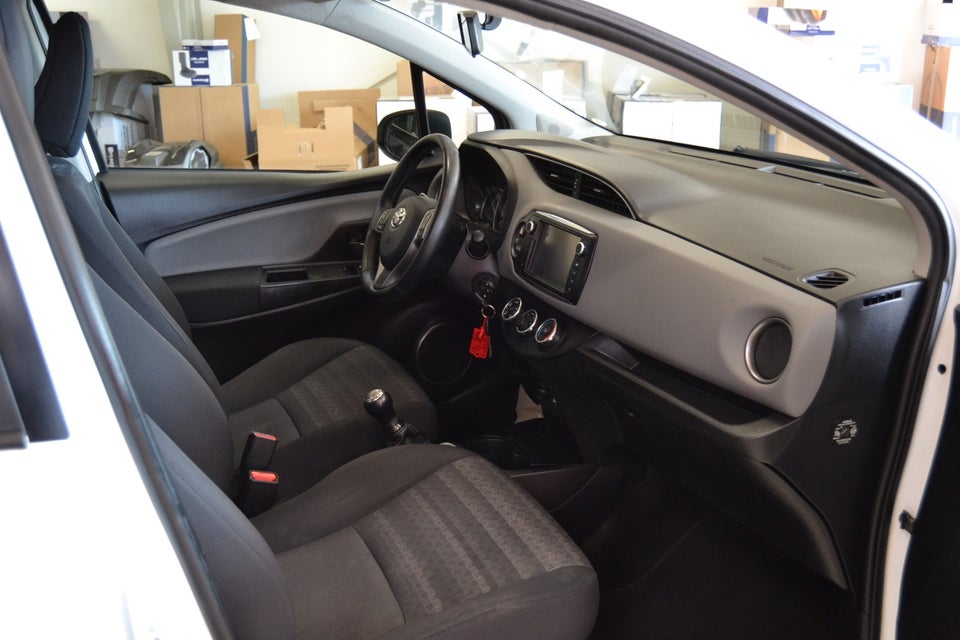 Toyota Yaris 1,0 VVT-i T2 5d