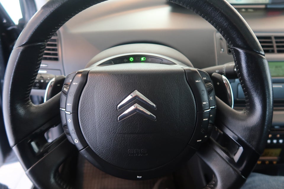 Citroën C4 1,6 HDi 110 VTR+ E6G 5d