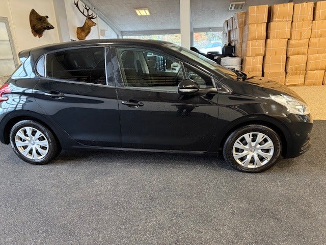 Peugeot 208 1,6 BlueHDi 100 Envy+ 5d