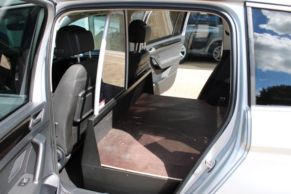 VW Touran 2,0 TDi 150 Comfortline DSG Van 5d