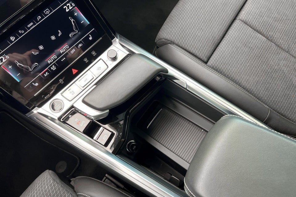 Audi Q8 e-tron 55 S-line quattro 5d