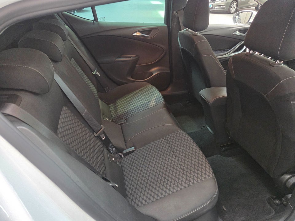 Opel Astra 1,0 T 105 Enjoy 5d