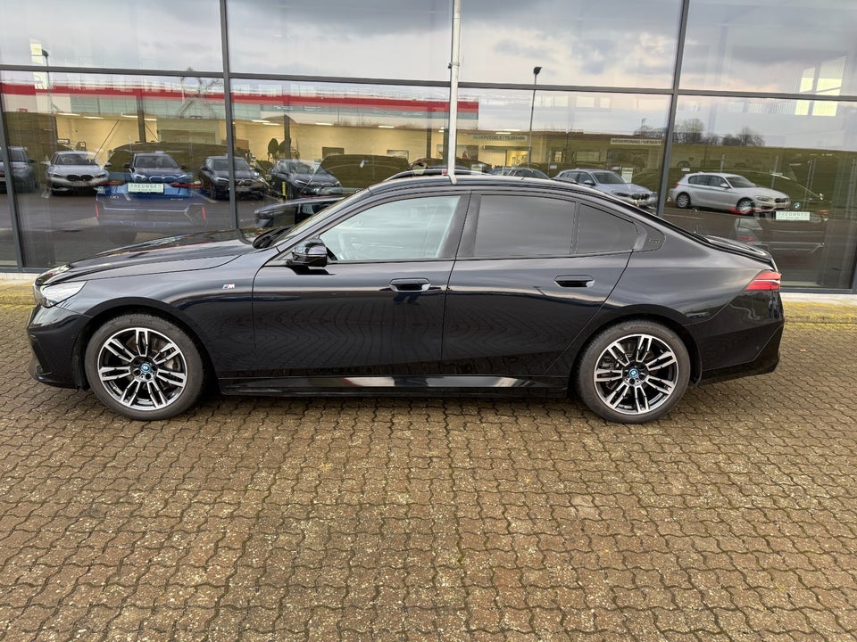 BMW i5 eDrive40 M-Sport 4d
