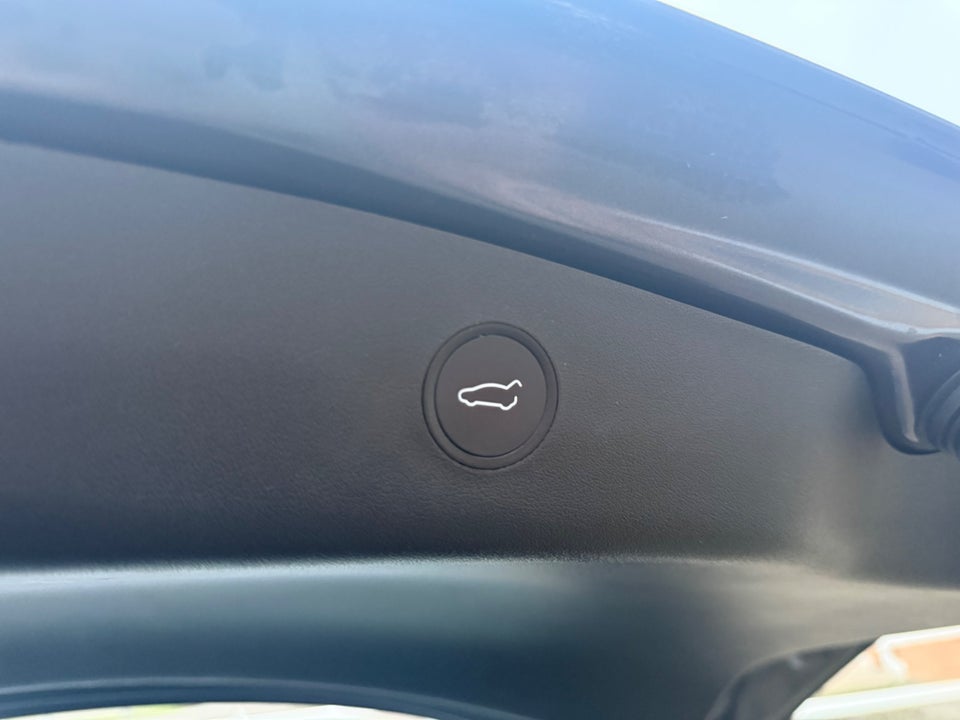 Tesla Model 3 Long Range AWD 4d