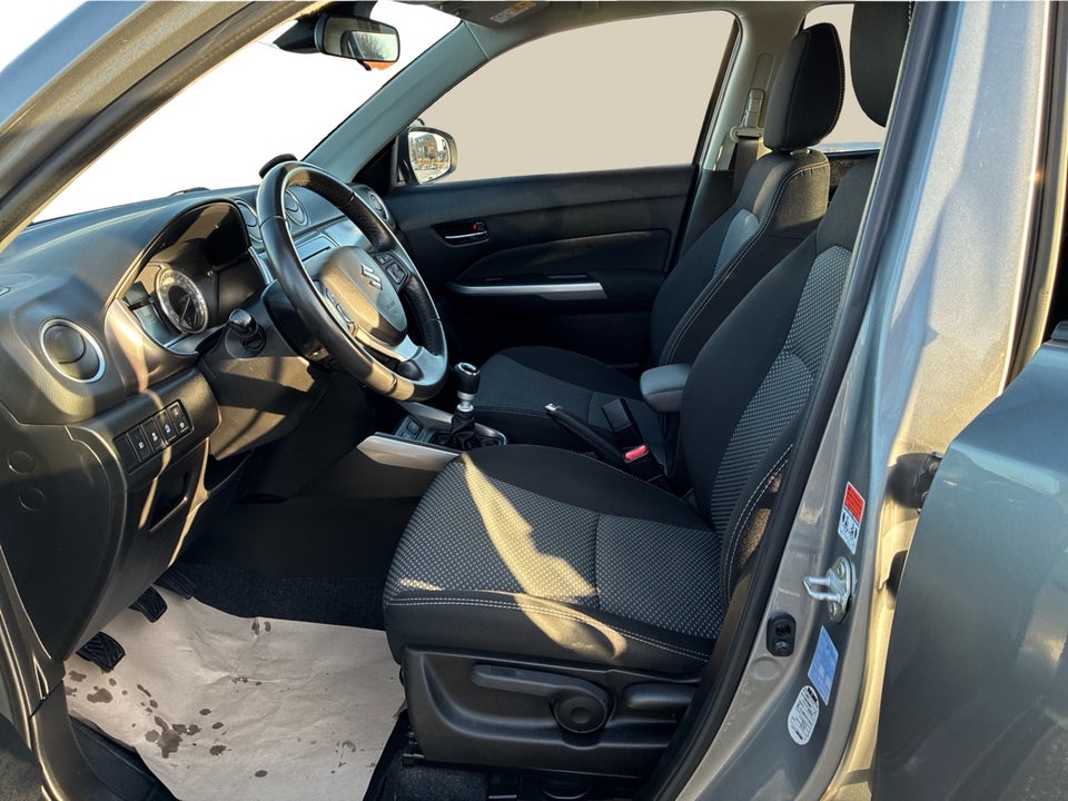 Suzuki Vitara 1,4 mHybrid Active 5d