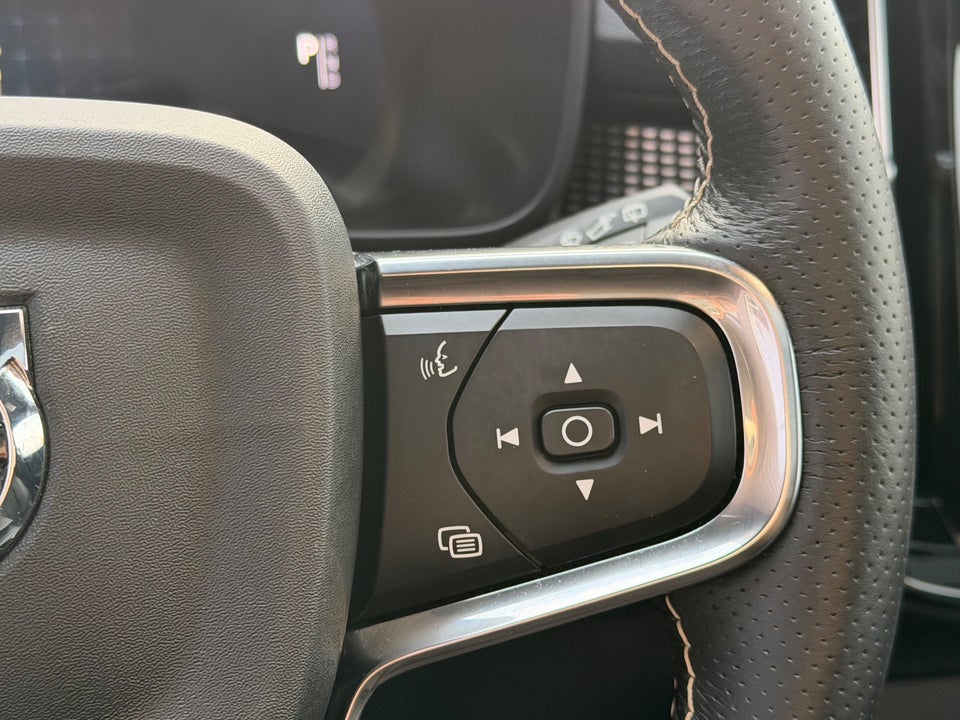 Volvo XC40 P8 ReCharge Twin Pro 5d