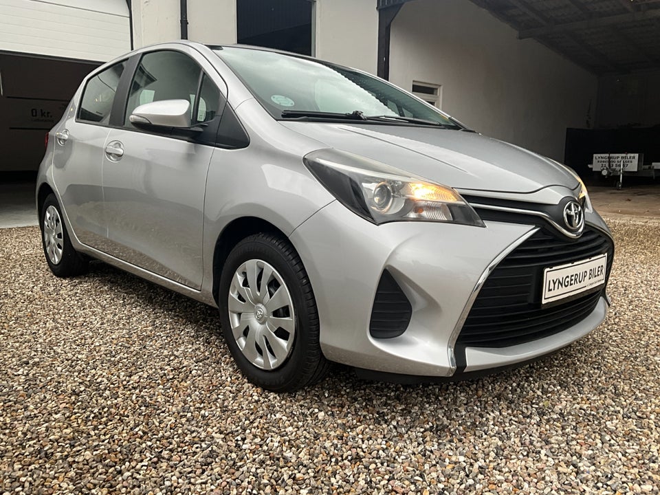 Toyota Yaris 1,3 VVT-i T2 5d