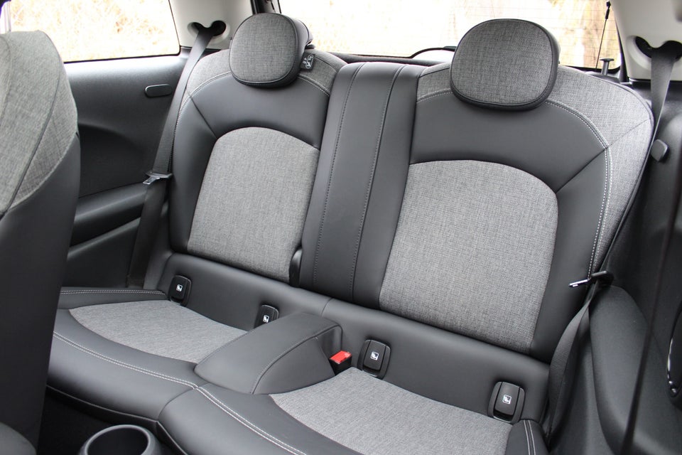 MINI Cooper SE Edition Premium Plus 3d