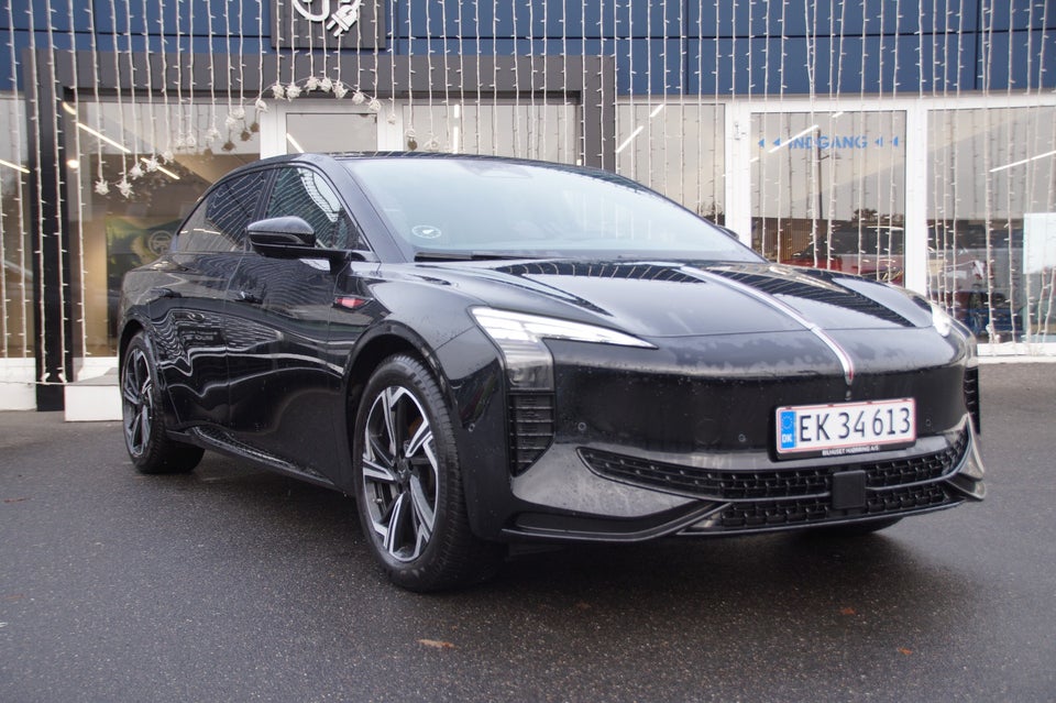 Hongqi EH7 111 Exclusive 4d