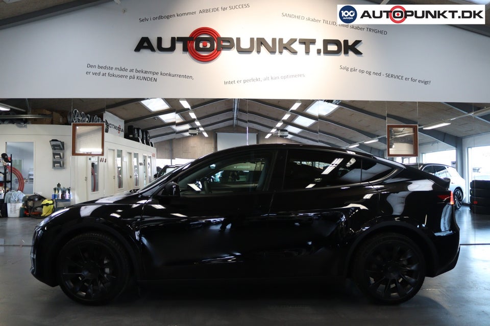 Tesla Model Y Long Range AWD 5d