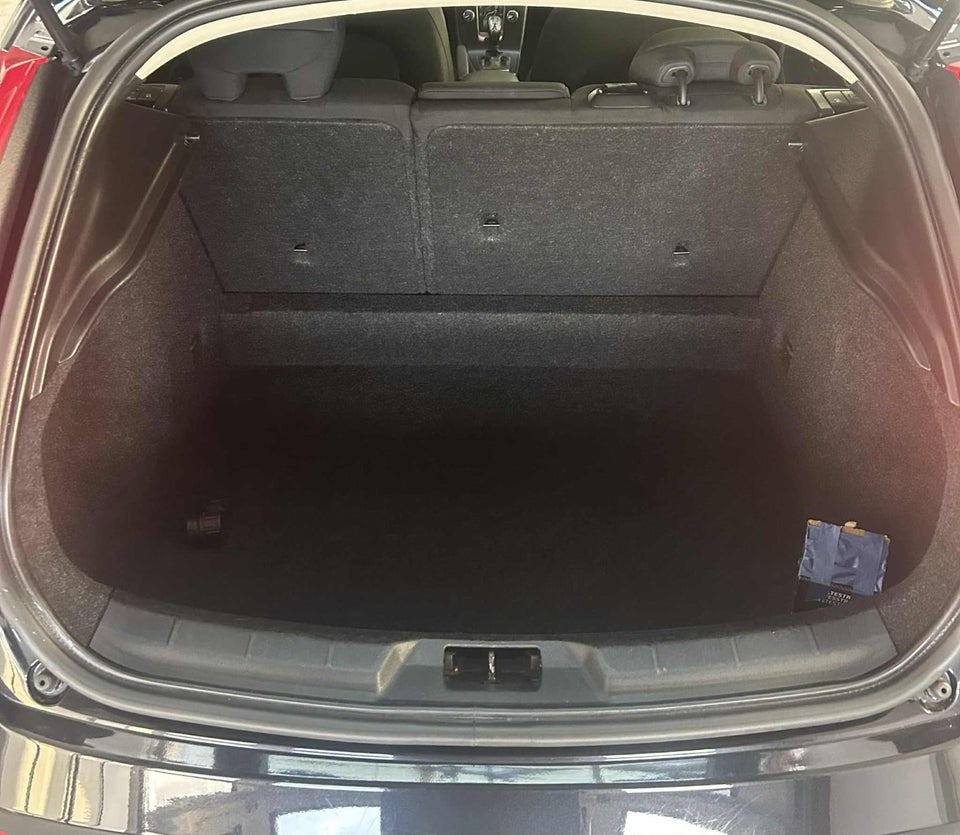 Volvo V40 1,6 D2 115 Kinetic aut. 5d