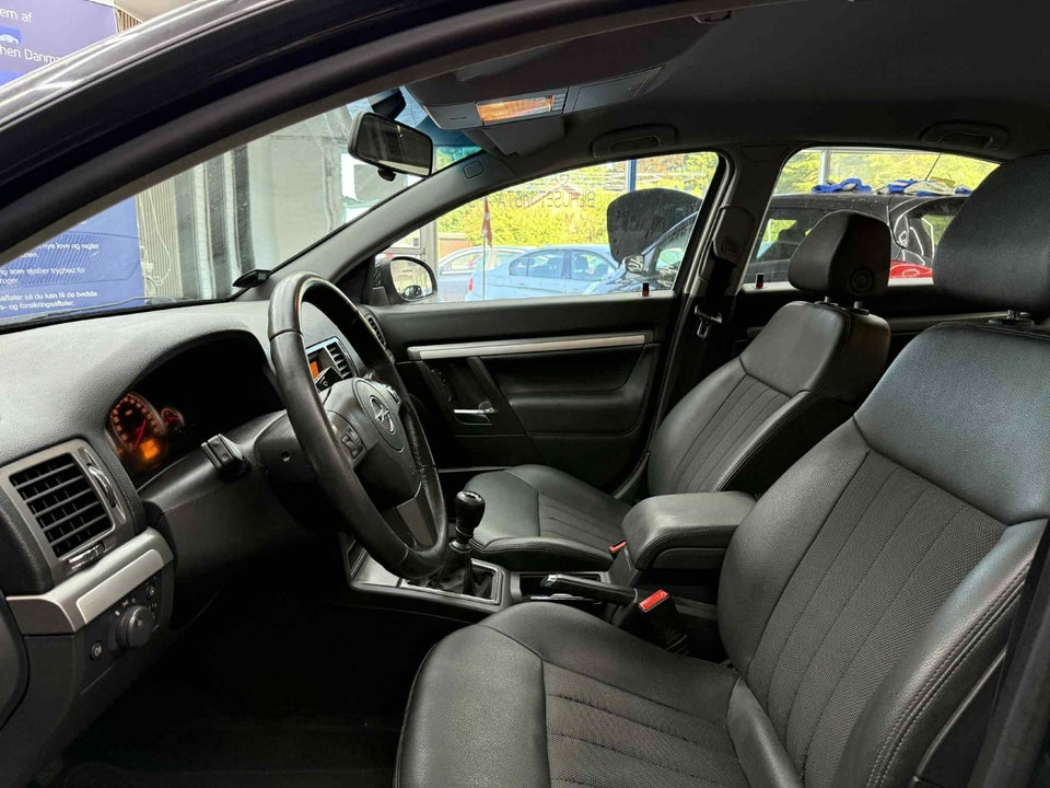 Opel Vectra 1,8 16V 140 Limited 5d