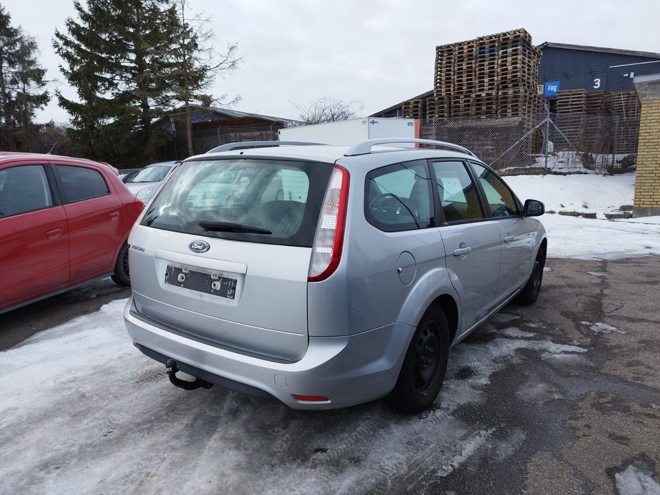 Ford Focus 1,6 Trend stc. 5d