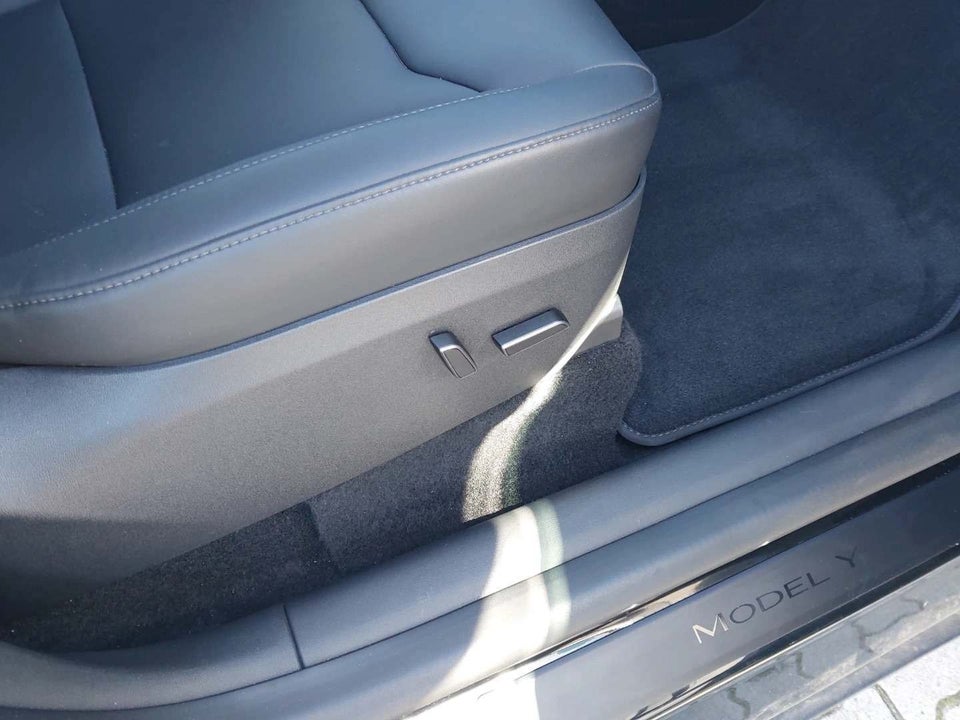 Tesla Model Y Long Range RWD 5d