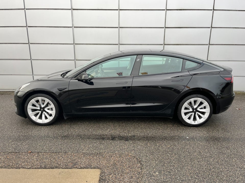 Tesla Model 3 Long Range AWD 4d