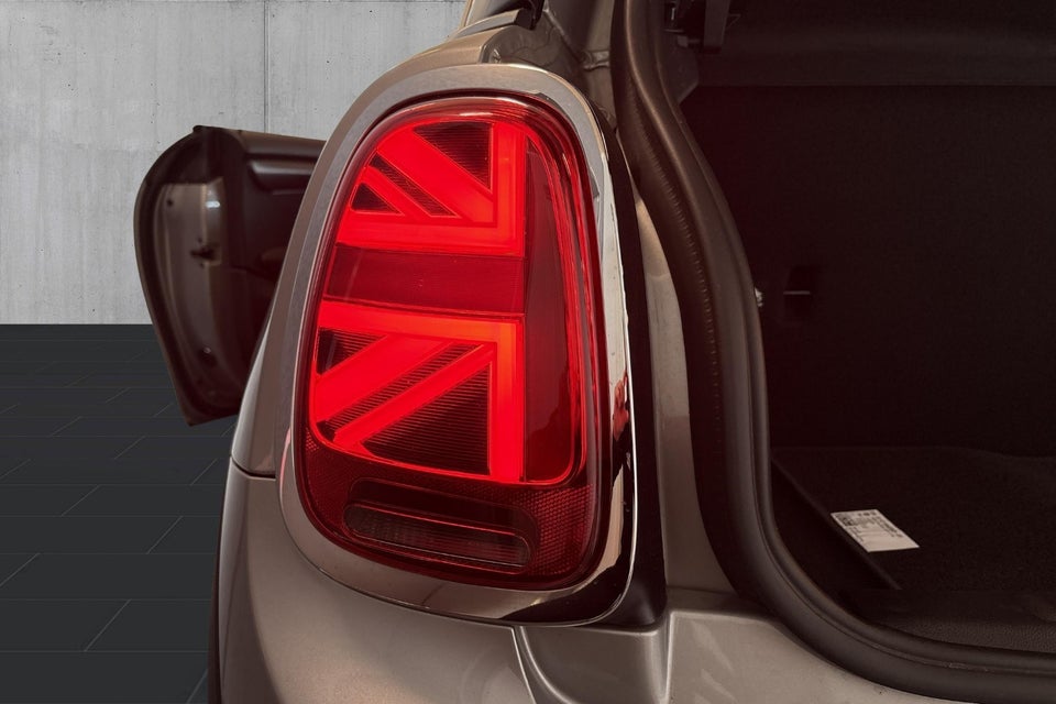 MINI Cooper SE Classic Trim 3d