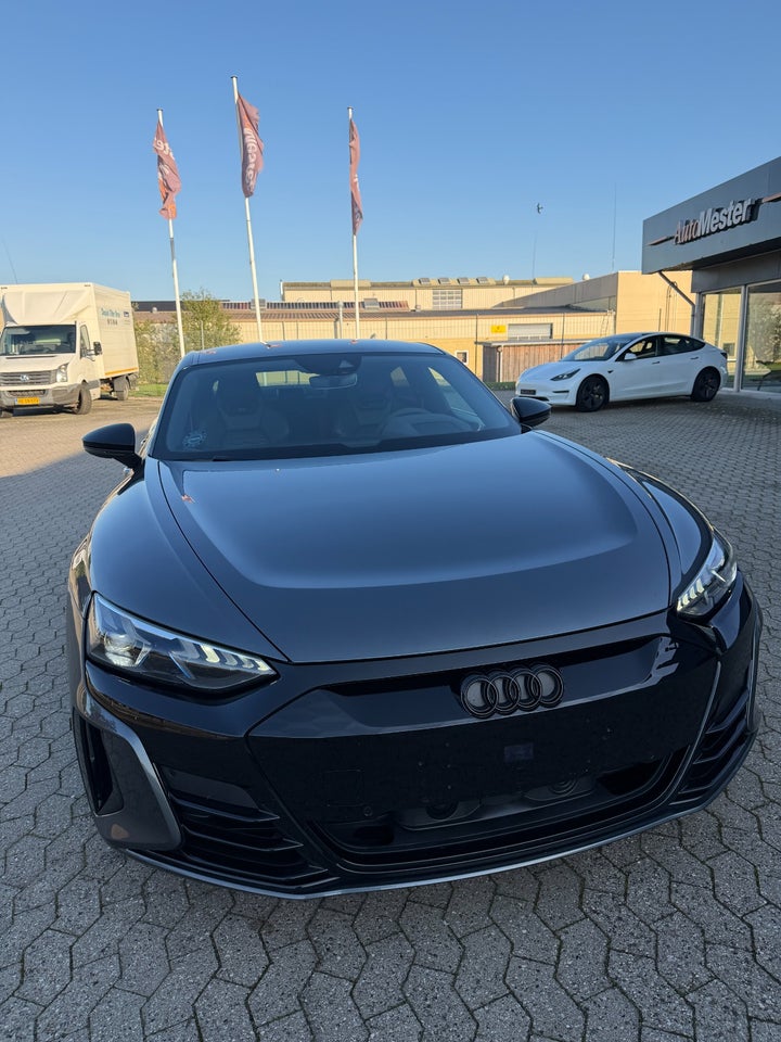 Audi RS e-tron GT quattro 4d
