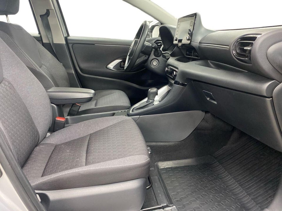 Toyota Yaris 1,5 Hybrid Essential Comfort e-CVT 5d