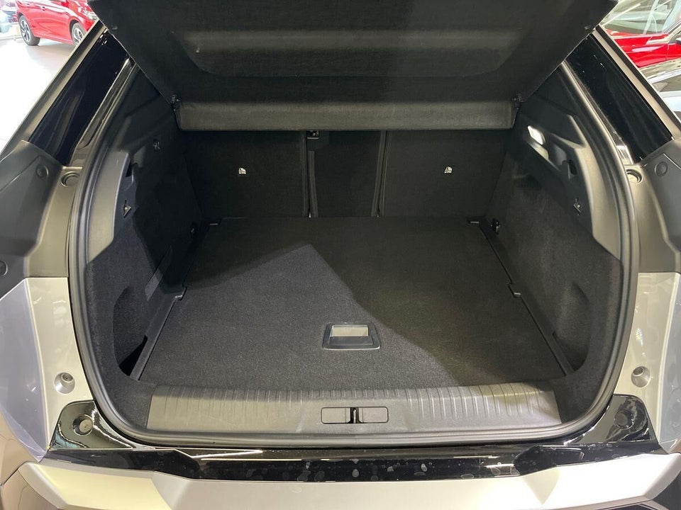 Peugeot e-3008 77 GT 5d