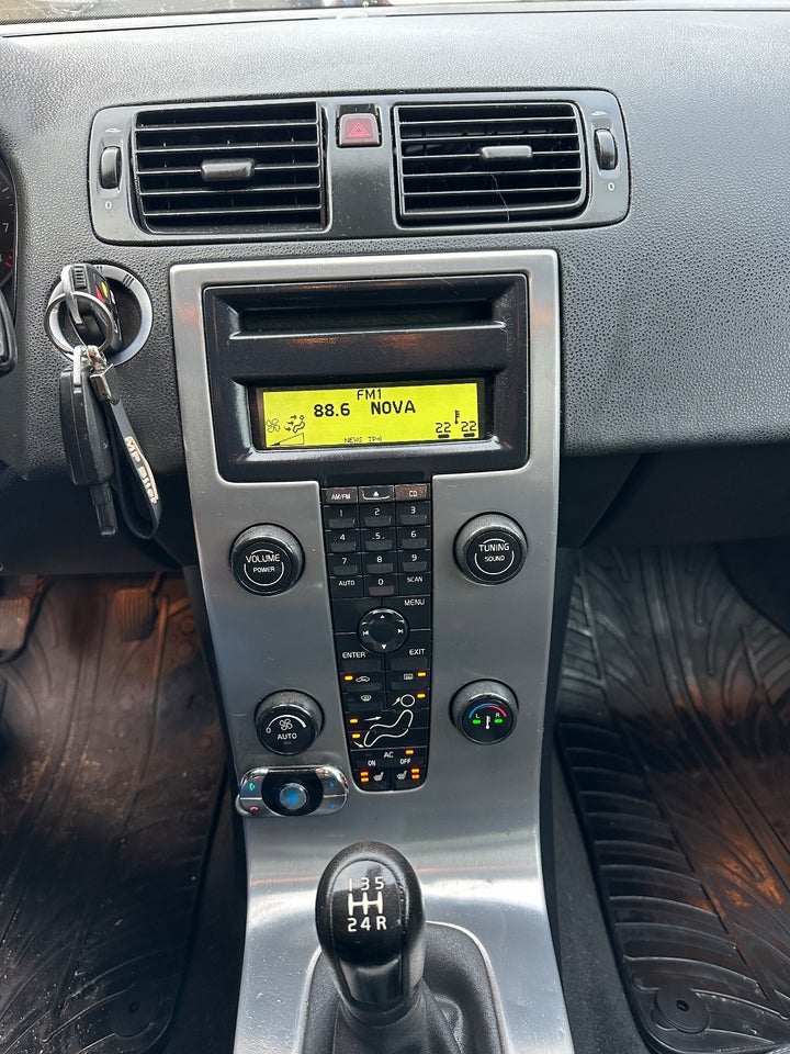 Volvo V50 1,8 Momentum 5d