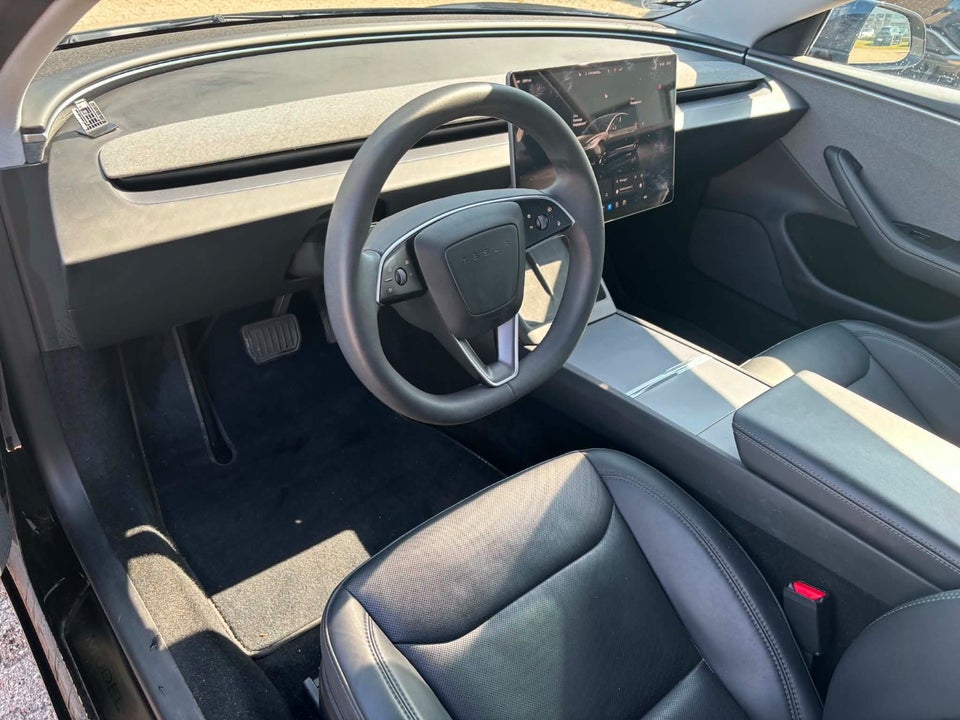 Tesla Model 3 RWD 4d
