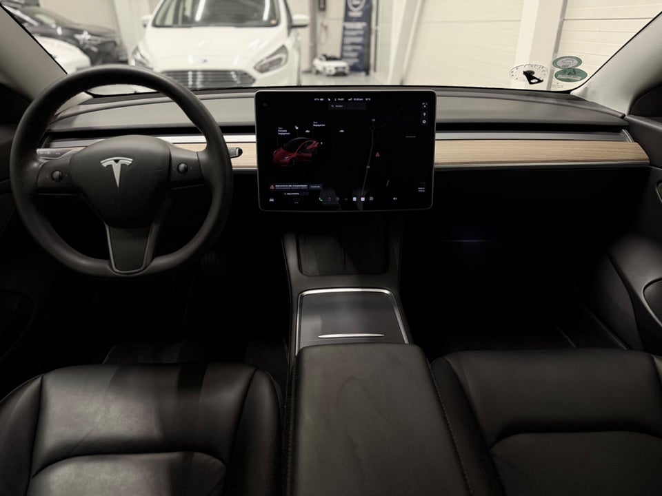 Tesla Model 3 Long Range AWD 4d