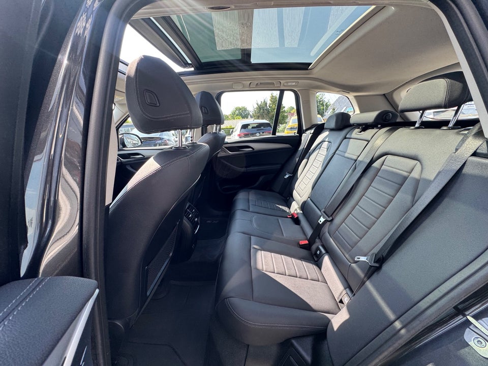 BMW iX3 Charged 5d