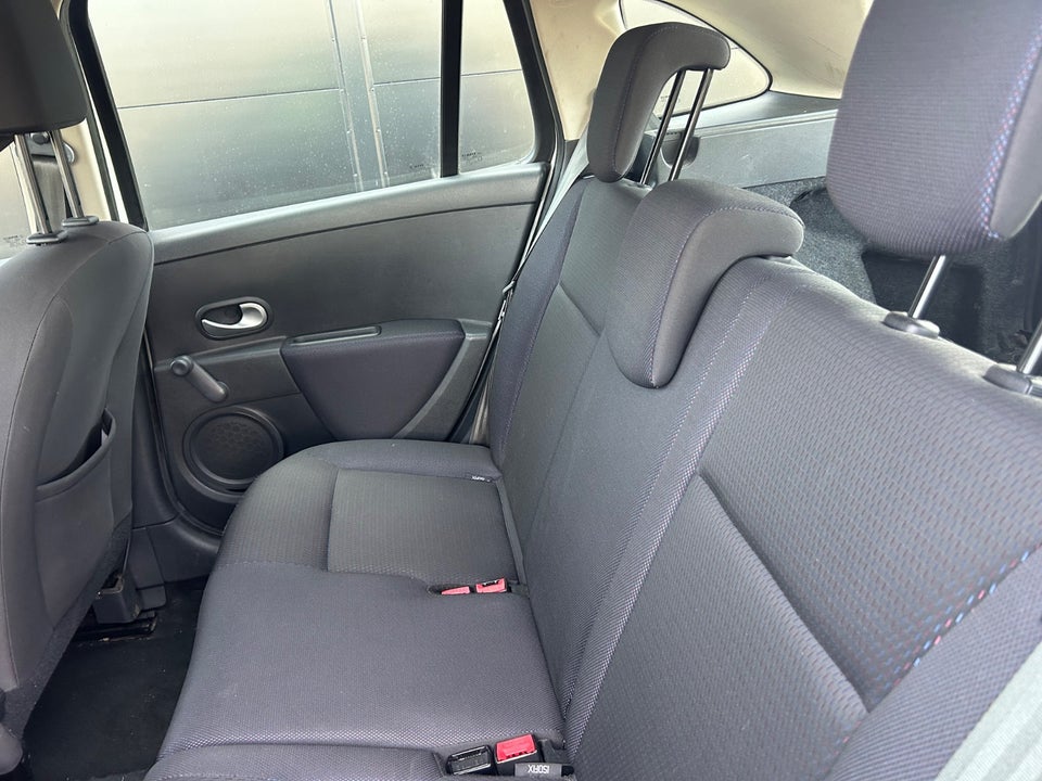 Renault Clio II 1,2 8V Basic 3d